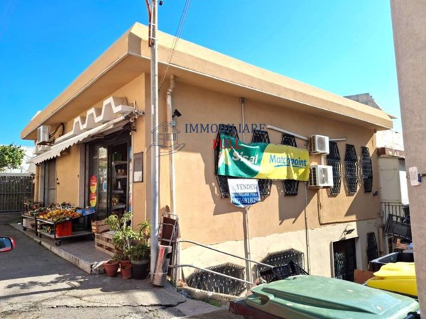 locale commerciale in vendita a Messina in zona Curcuraci