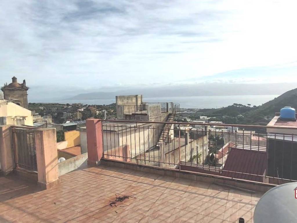 casa indipendente in vendita a Messina in zona Larderia