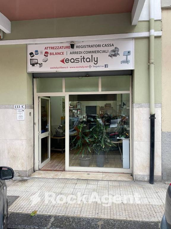 locale commerciale in vendita a Messina
