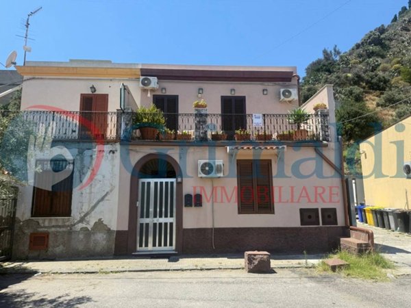 appartamento in vendita a Messina in zona Giampilieri Marina