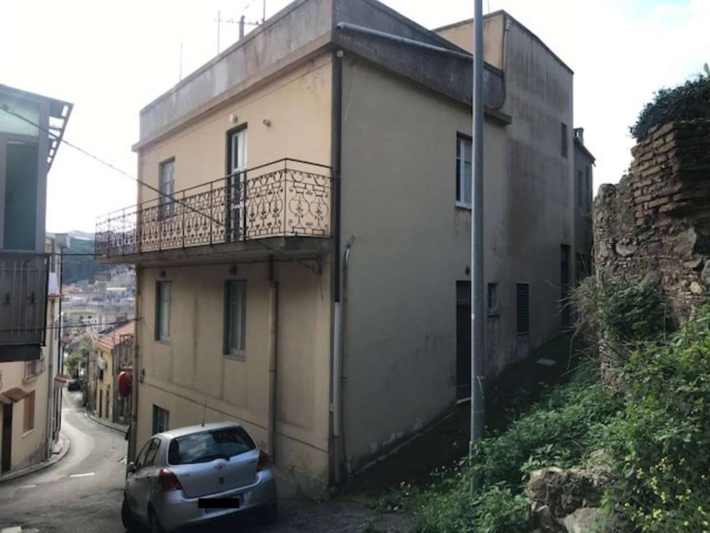 casa indipendente in vendita a Messina in zona Gesso