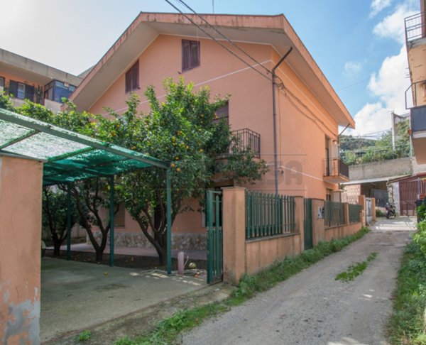 casa indipendente in vendita a Messina in zona Cataratti