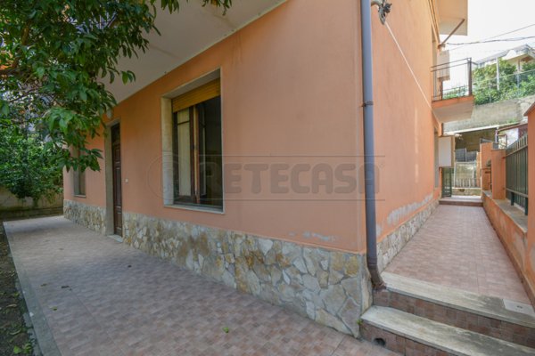 casa indipendente in vendita a Messina in zona Cataratti
