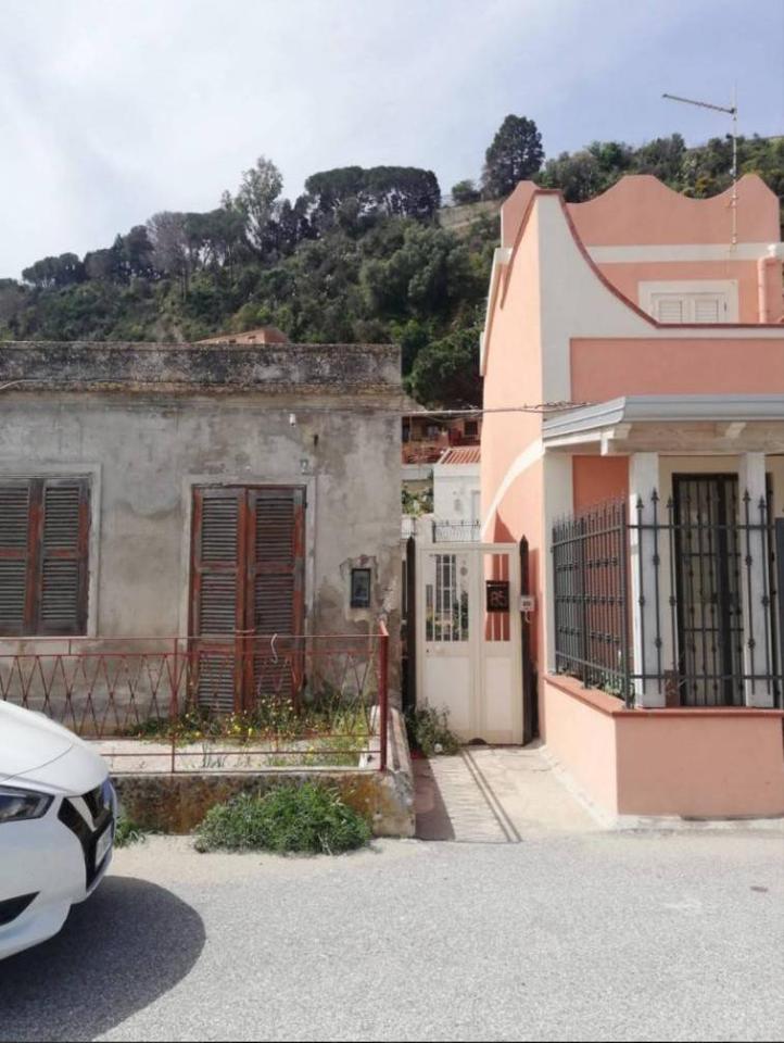 casa indipendente in vendita a Messina in zona Rodia