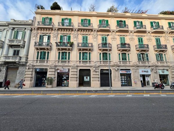 negozio in vendita a Messina in zona Centro Storico