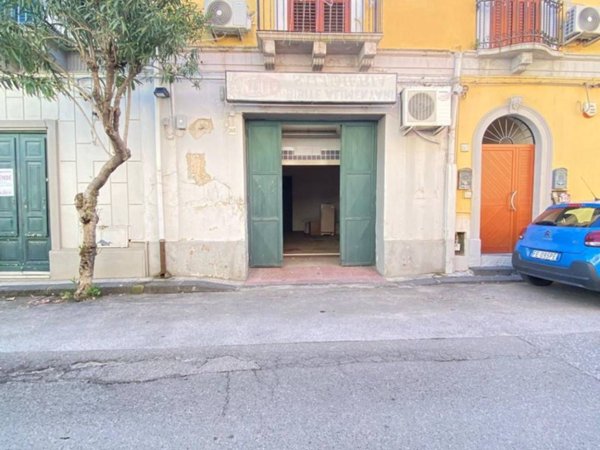 negozio in vendita a Messina in zona Santa Margherita