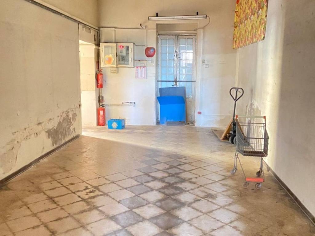 negozio in vendita a Messina in zona Santa Margherita
