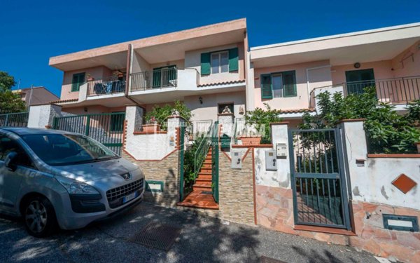 casa indipendente in vendita a Messina in zona Contesse