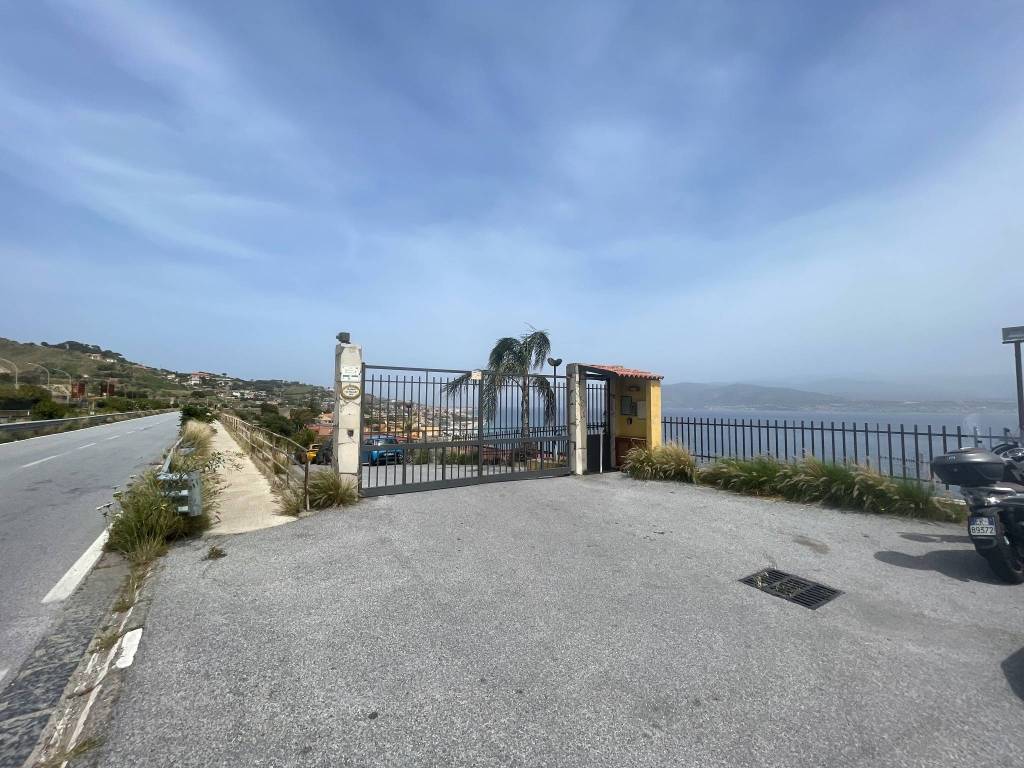 appartamento in vendita a Messina in zona Salice