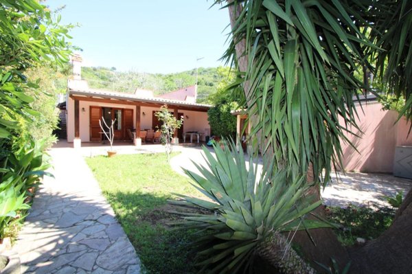 casa indipendente in vendita a Messina in zona Tipoldo