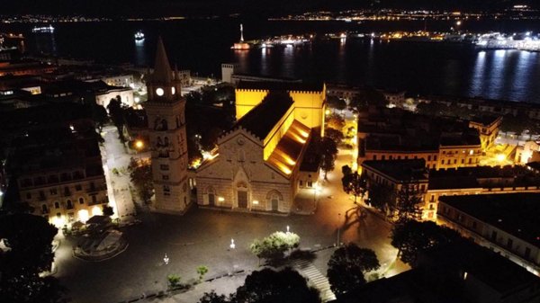 negozio in vendita a Messina in zona Centro Storico