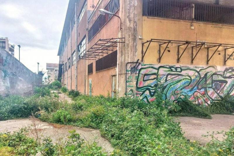 capannone in vendita a Messina in zona Pistunina