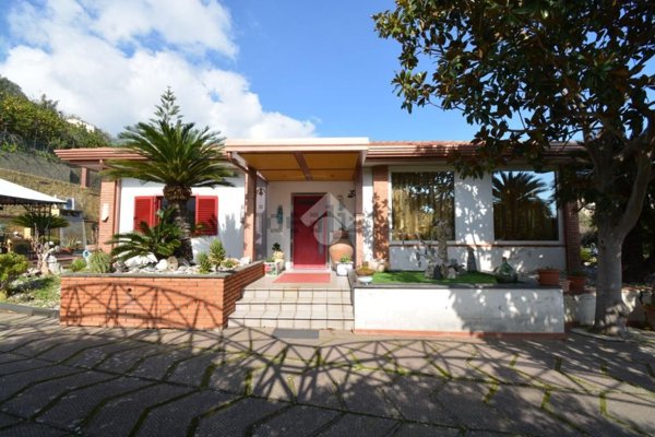 casa indipendente in vendita a Messina in zona San Filippo