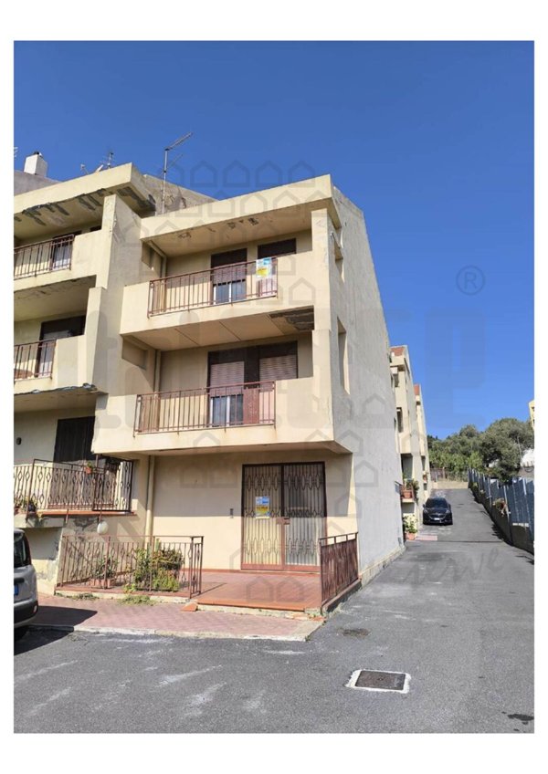 casa indipendente in vendita a Messina