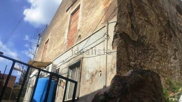 pentavano in vendita a Messina in zona Gazzi