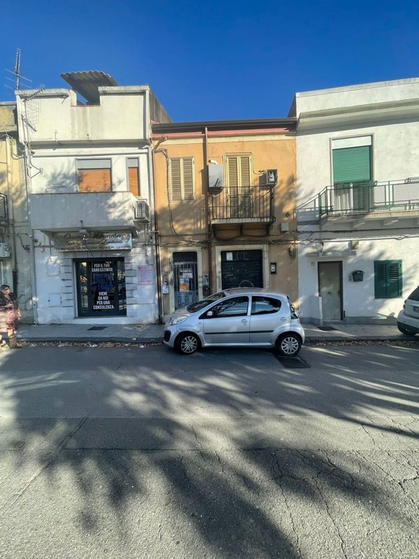 casa semindipendente in vendita a Messina in zona Centro Storico