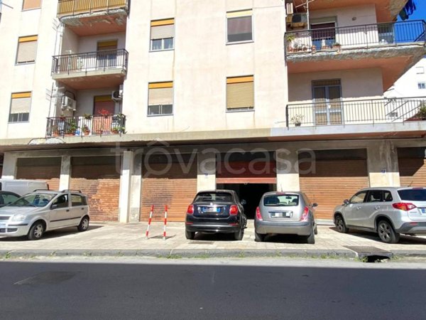 locale commerciale in vendita a Messina in zona Gazzi