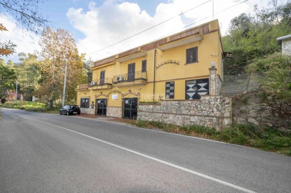 casa indipendente in vendita a Messina in zona San Saba