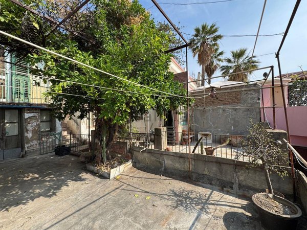 casa indipendente in vendita a Messina in zona Paradiso
