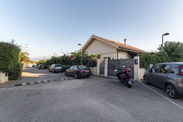 casa indipendente in vendita a Messina