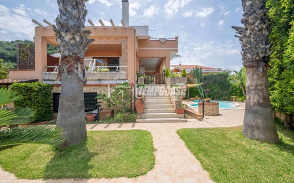 casa indipendente in vendita a Messina in zona Rodia