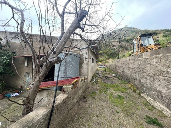 appartamento in vendita a Messina in zona San Filippo