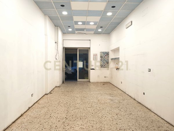 locale commerciale in vendita a Messina in zona Mili Marina
