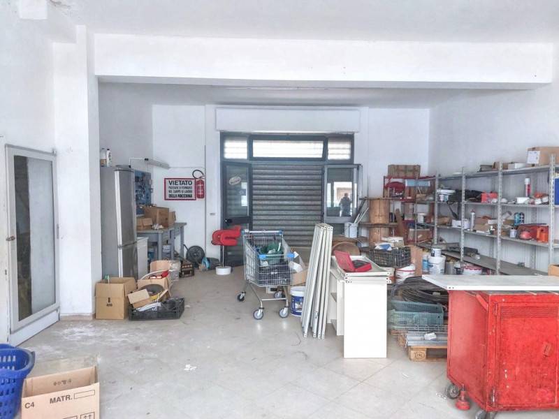 negozio in vendita a Messina