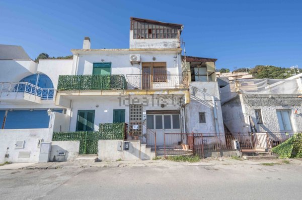 casa semindipendente in vendita a Messina in zona Acqualadroni
