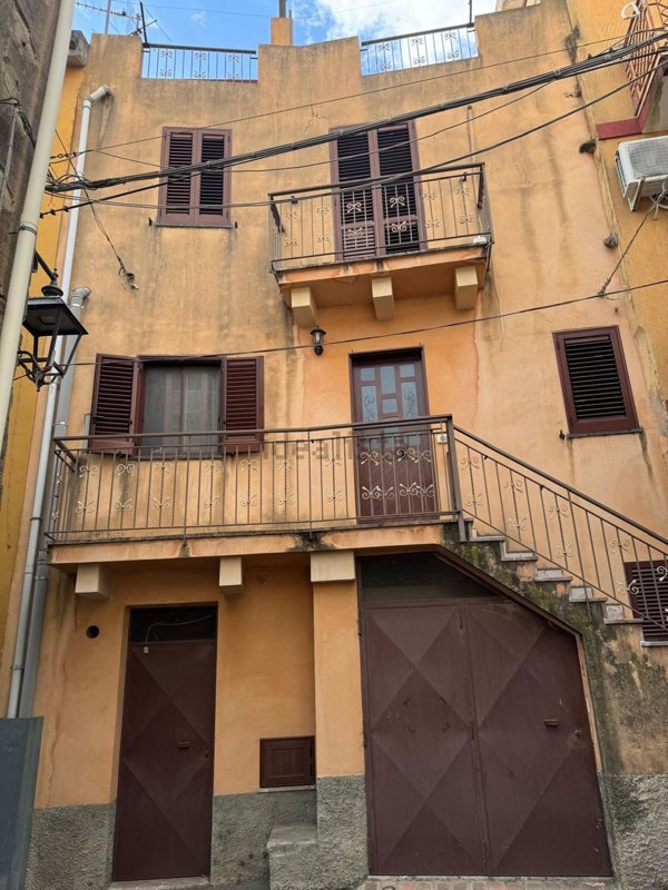 casa indipendente in vendita a Messina in zona Santa Margherita