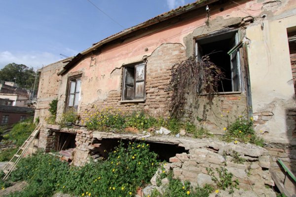 casa indipendente in vendita a Messina
