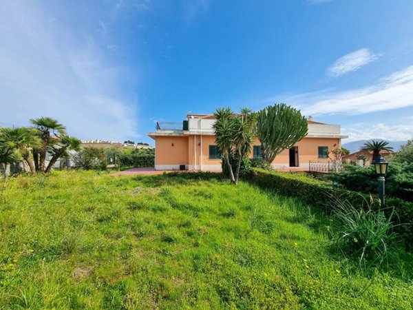 casa indipendente in vendita a Messina in zona Ganzirri