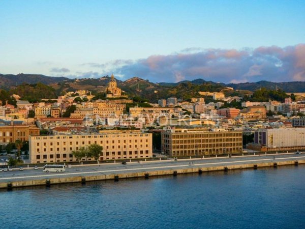 negozio in vendita a Messina in zona Centro Storico