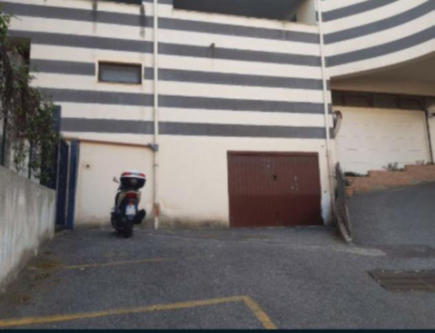 locale commerciale in vendita a Messina in zona Gravitelli