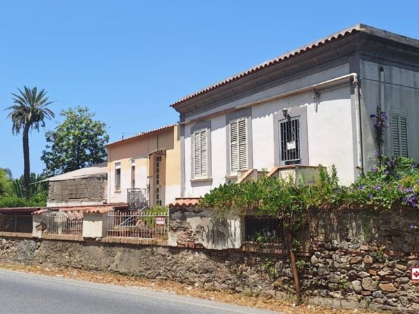 casa semindipendente in vendita a Messina in zona Camaro