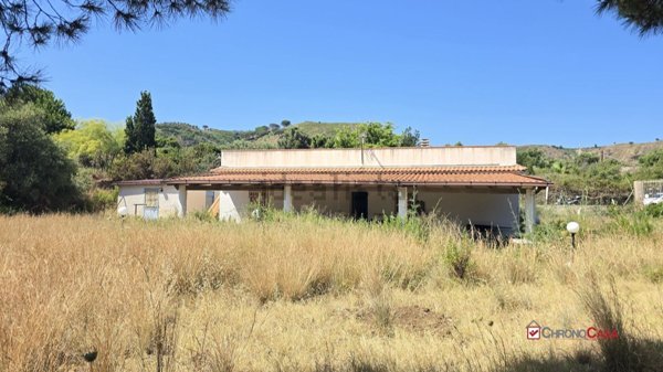 casa indipendente in vendita a Messina in zona Mortelle