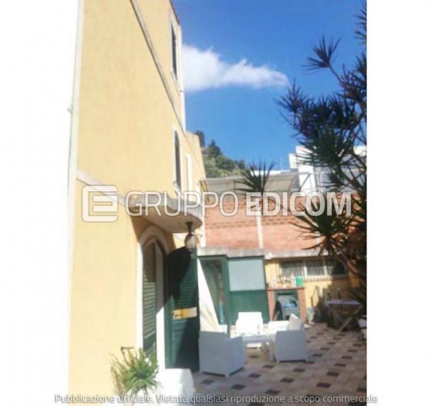 casa indipendente in vendita a Messina
