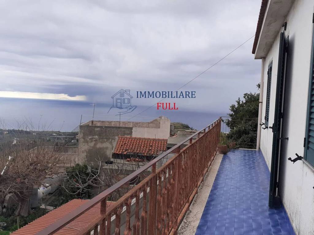 casa indipendente in vendita a Messina in zona Gesso