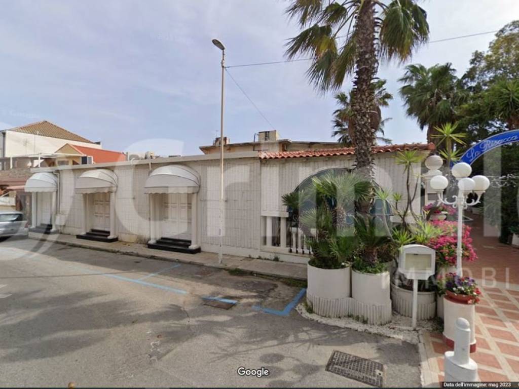 intera palazzina in vendita a Messina in zona Torre Faro