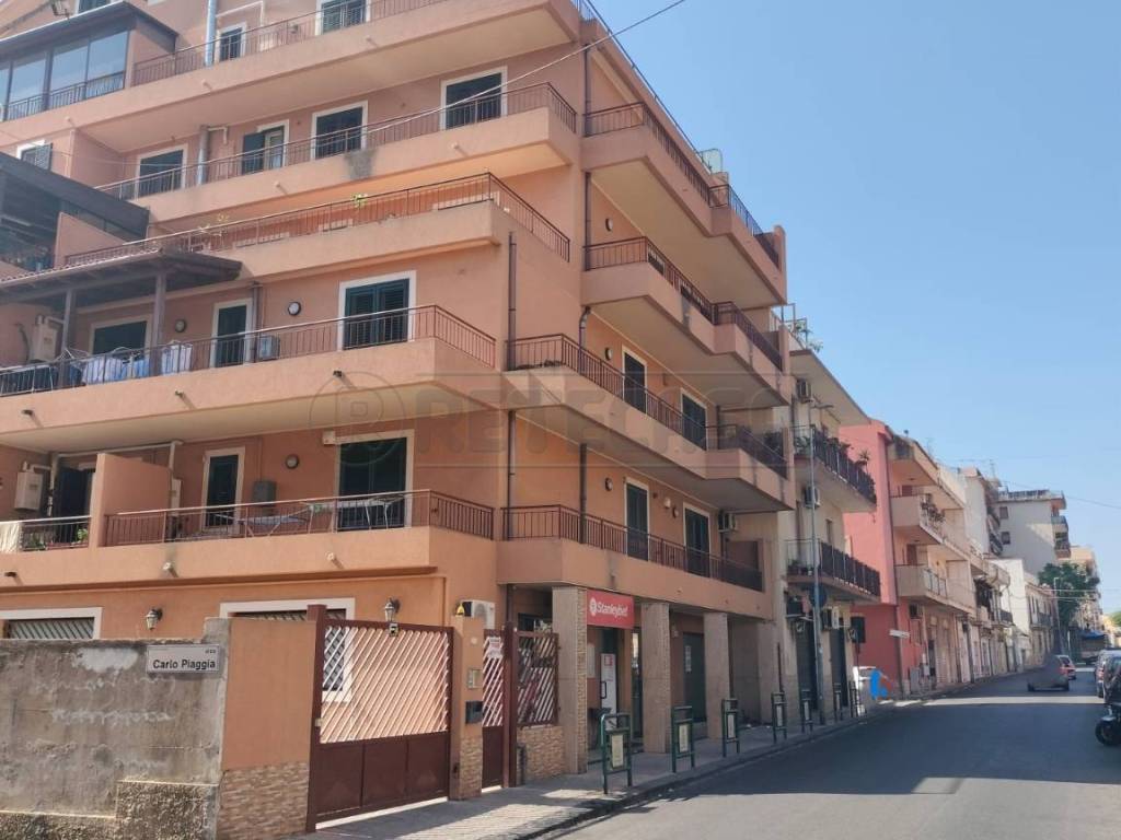 locale commerciale in vendita a Messina in zona Contesse