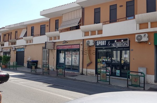 locale commerciale in vendita a Messina in zona Ganzirri
