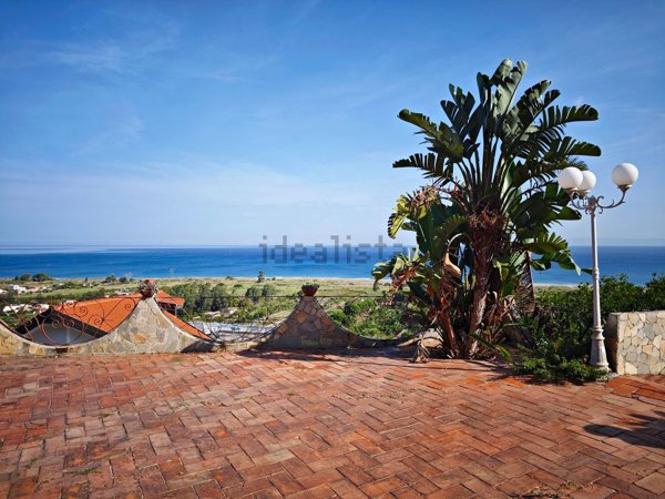 casa indipendente in vendita a Messina in zona Mortelle