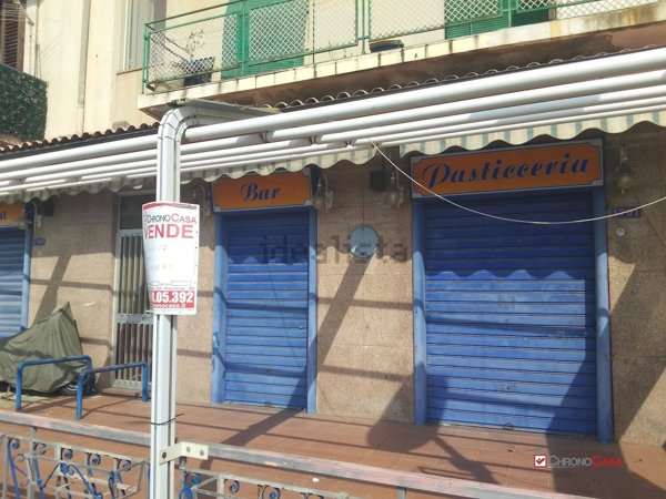 locale commerciale in vendita a Messina in zona Ganzirri