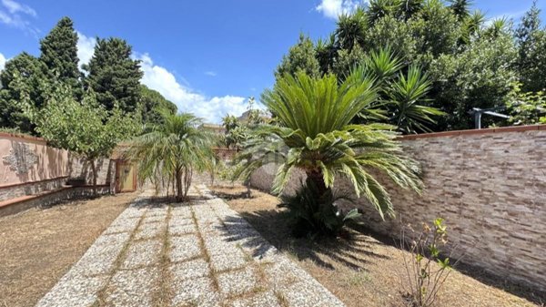 quadrivano in vendita a Messina in zona Faro Superiore