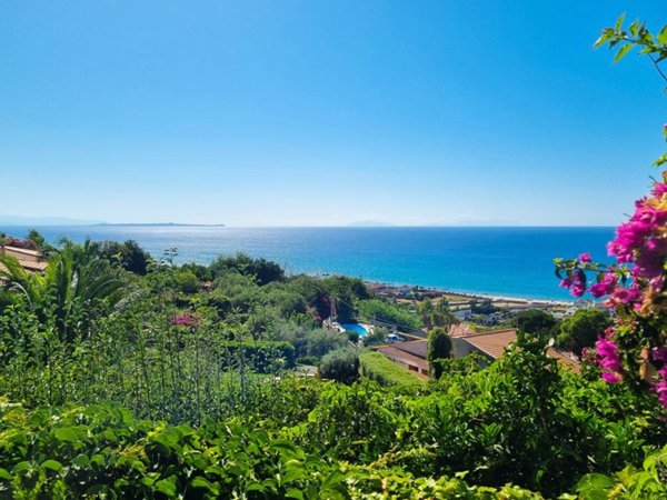 casa indipendente in vendita a Messina in zona Mortelle