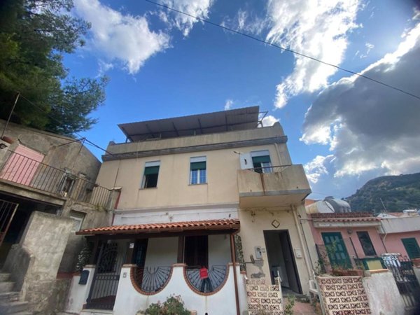 casa indipendente in vendita a Messina in zona San Filippo