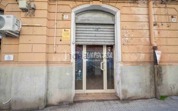 locale commerciale in vendita a Messina in zona Centro Storico