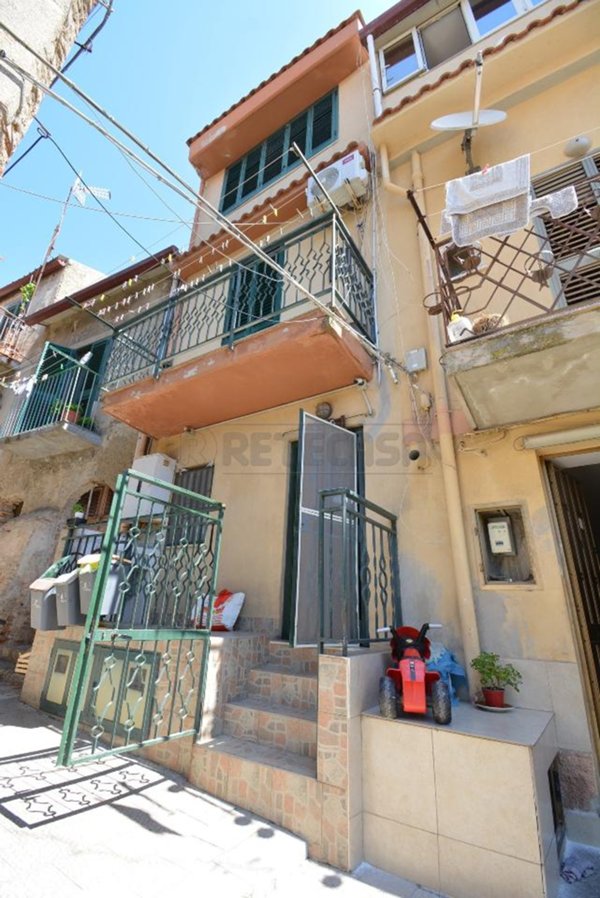 casa indipendente in vendita a Messina in zona San Filippo