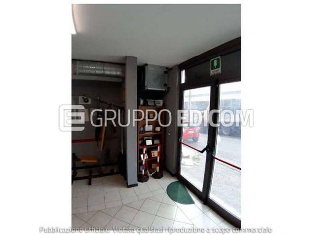 locale commerciale in vendita a Messina in zona San Licandro
