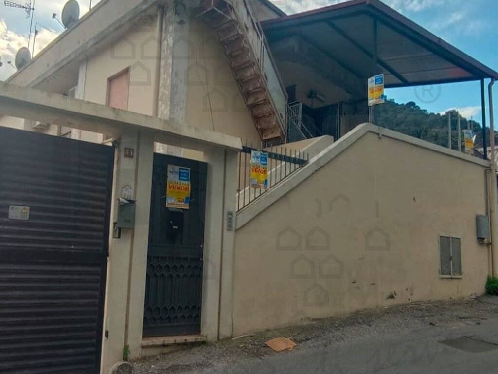casa indipendente in vendita a Messina in zona Santissima Annunziata